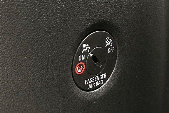 Vehicle Image 25