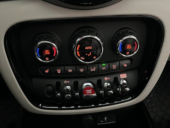 Vehicle Image 29
