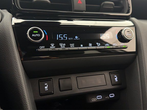 Vehicle Image 24