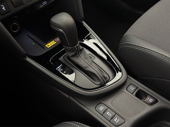 Vehicle Image 25