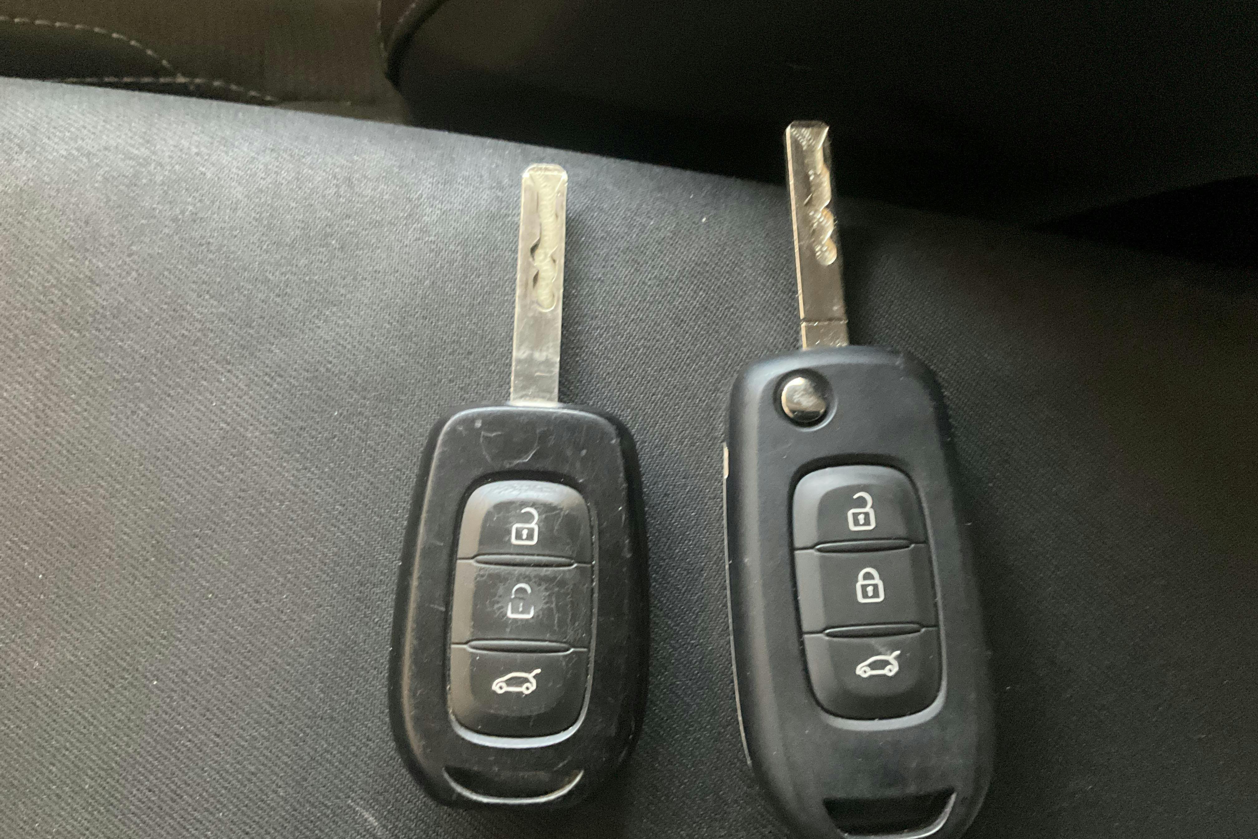 Vehicle Image 13