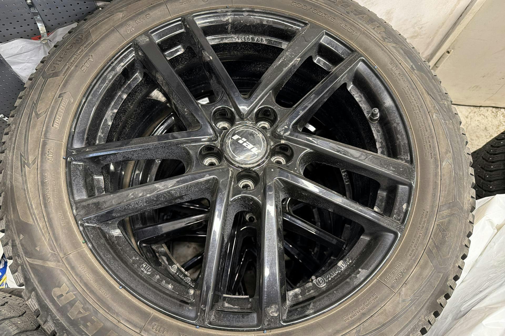 Vehicle Image 16