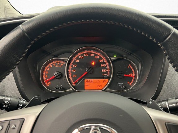 Vehicle Image 11