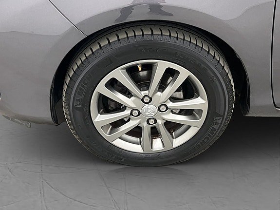 Vehicle Image 21