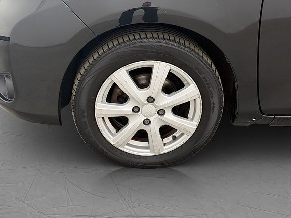 Vehicle Image 23