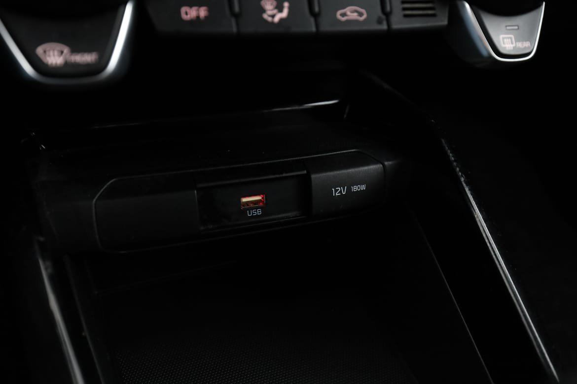 Vehicle Image 25