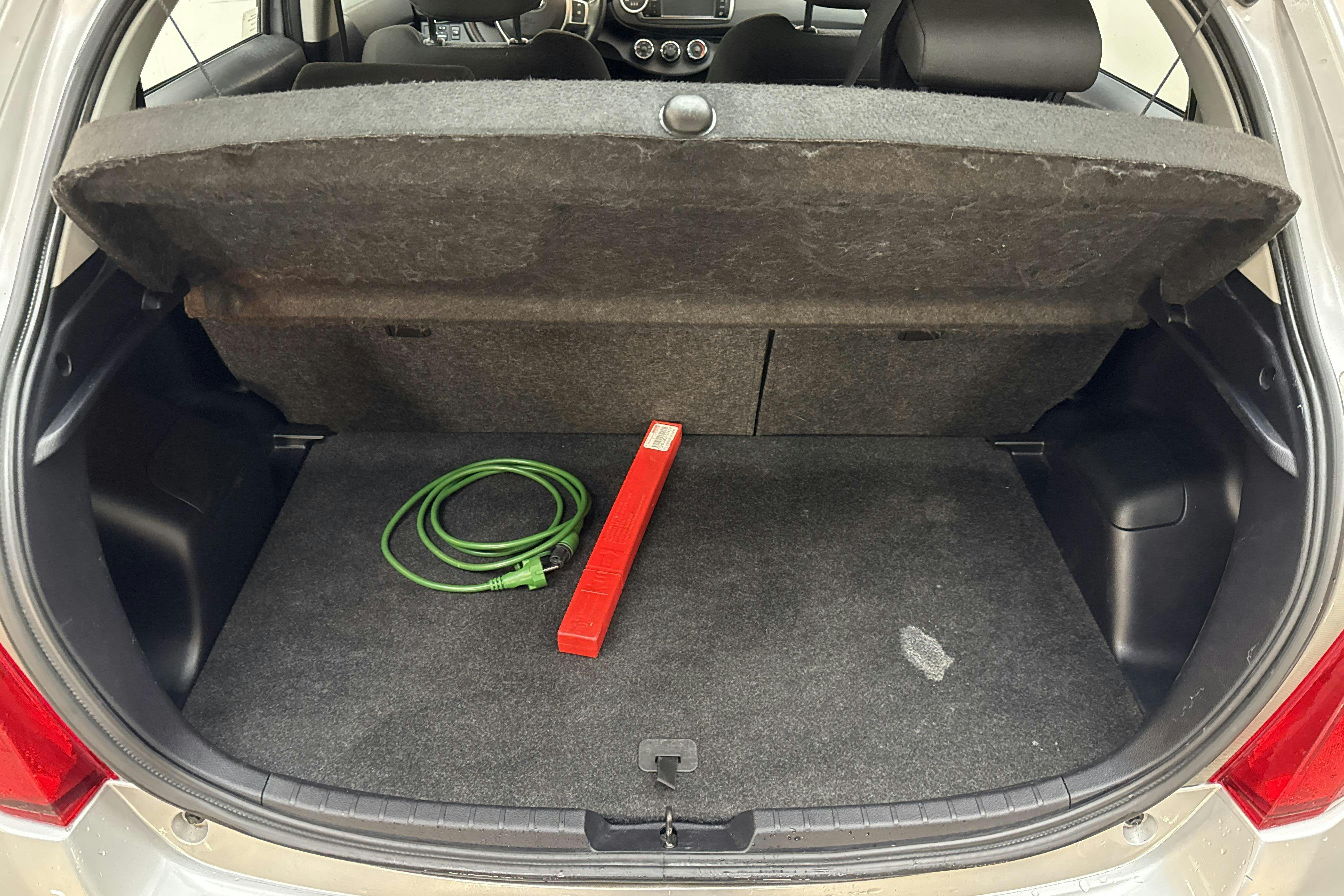 Vehicle Image 9