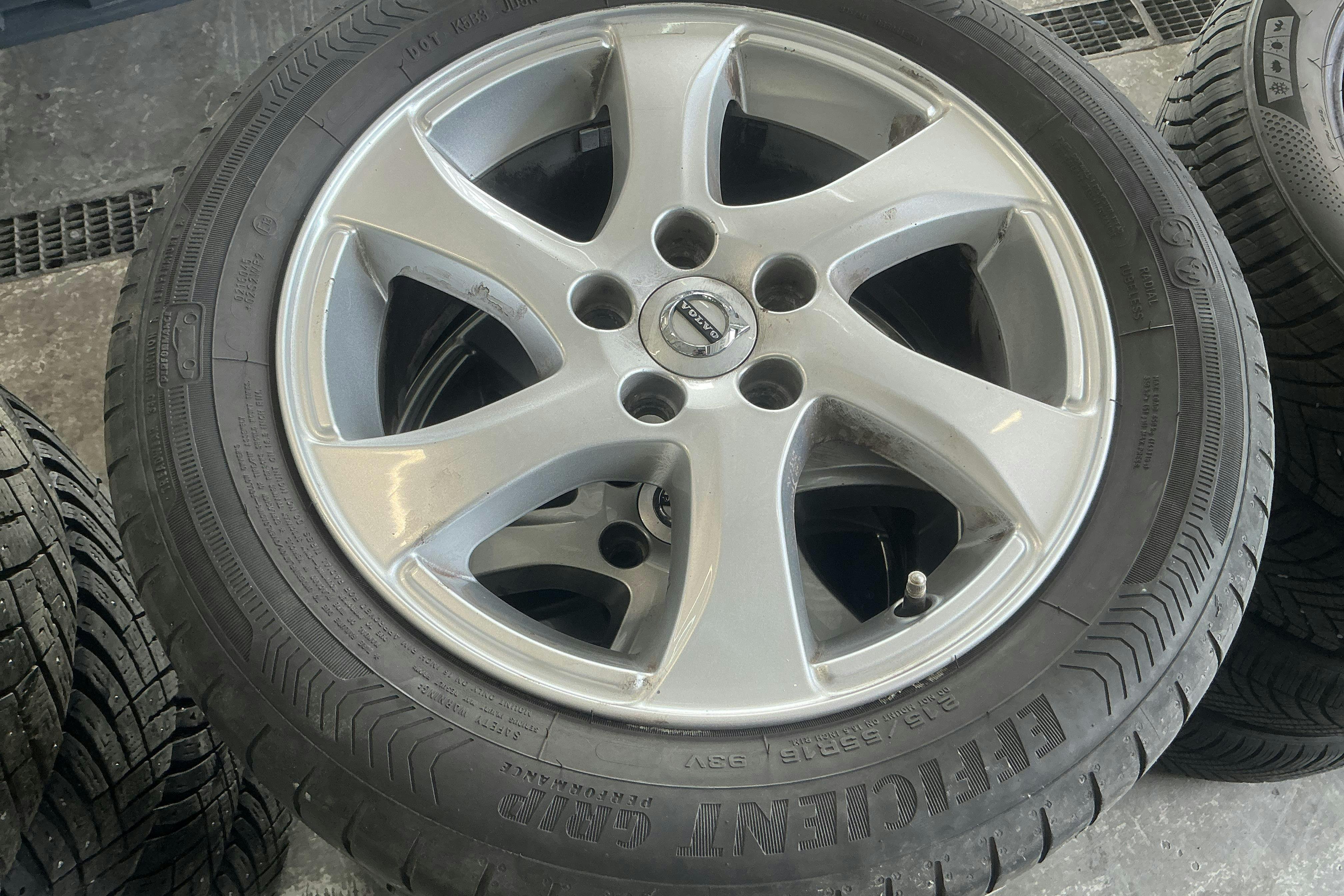 Vehicle Image 14