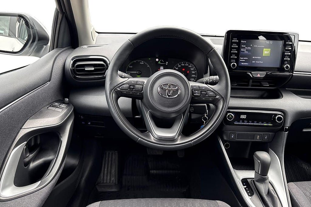 Vehicle Image 11