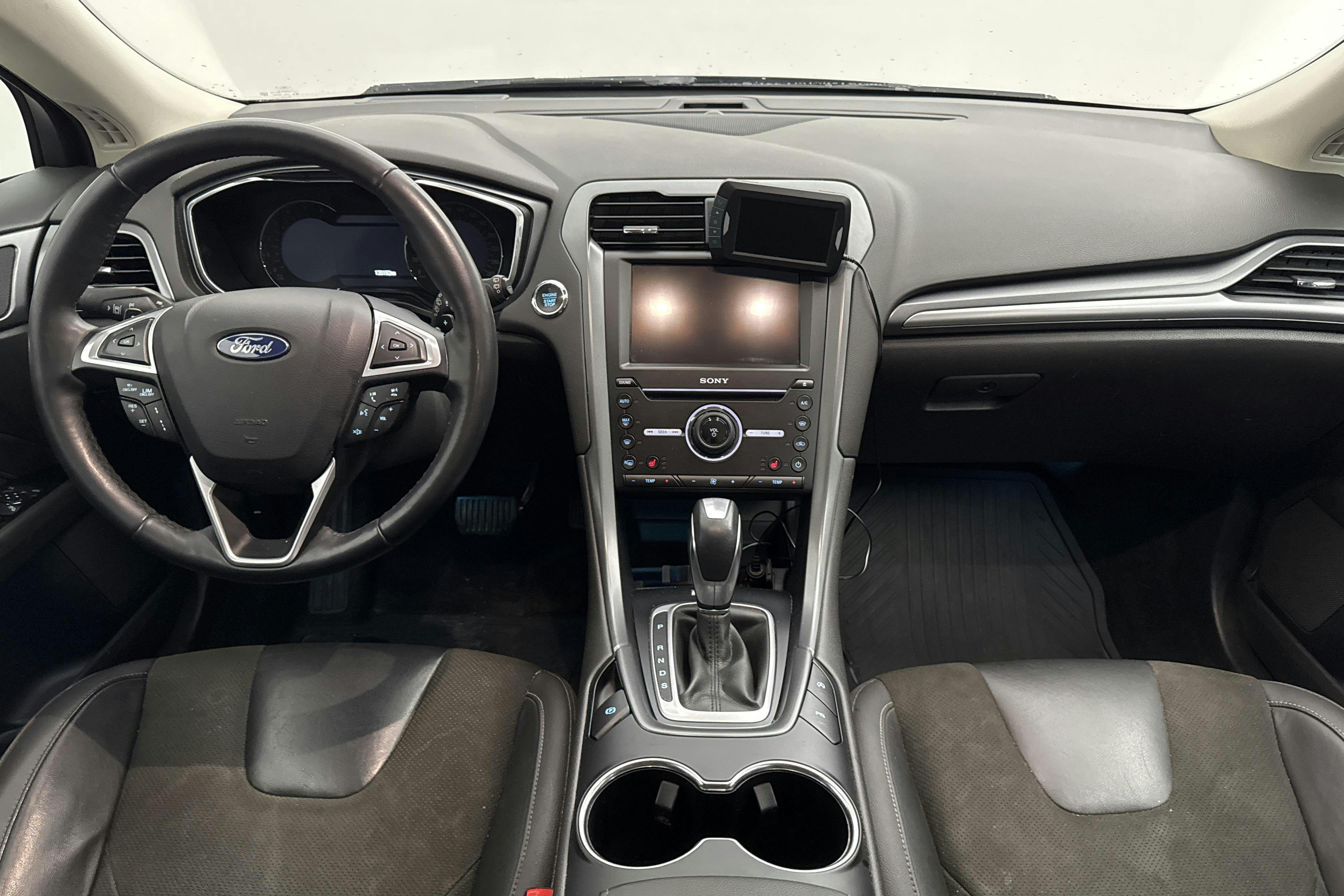 Vehicle Image 6