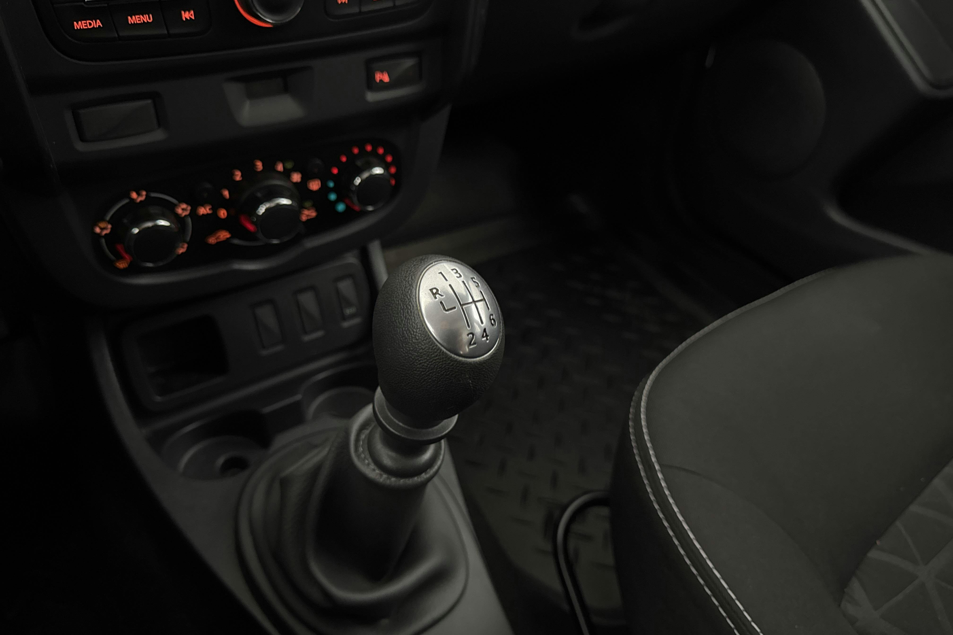 Vehicle Image 12