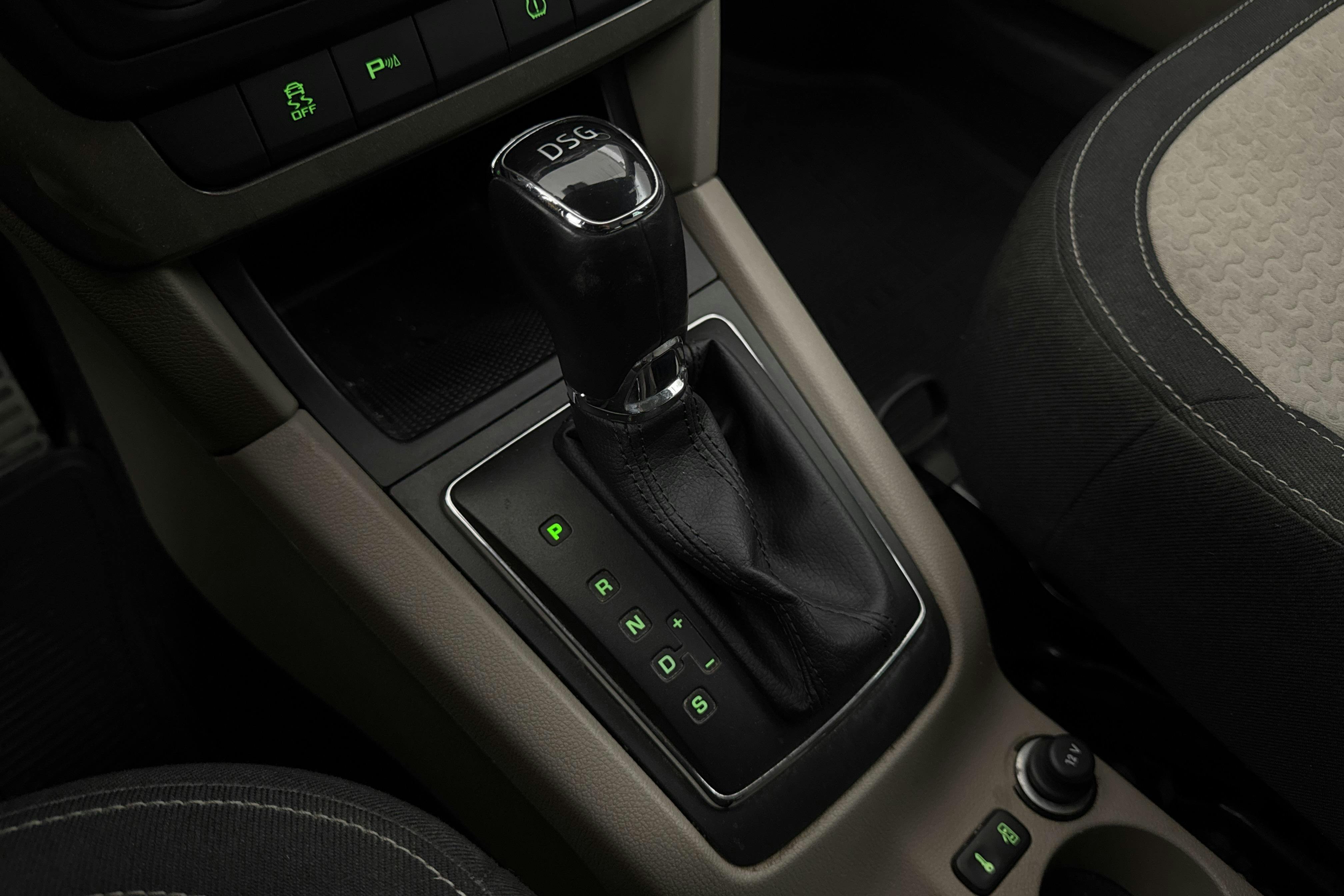 Vehicle Image 14