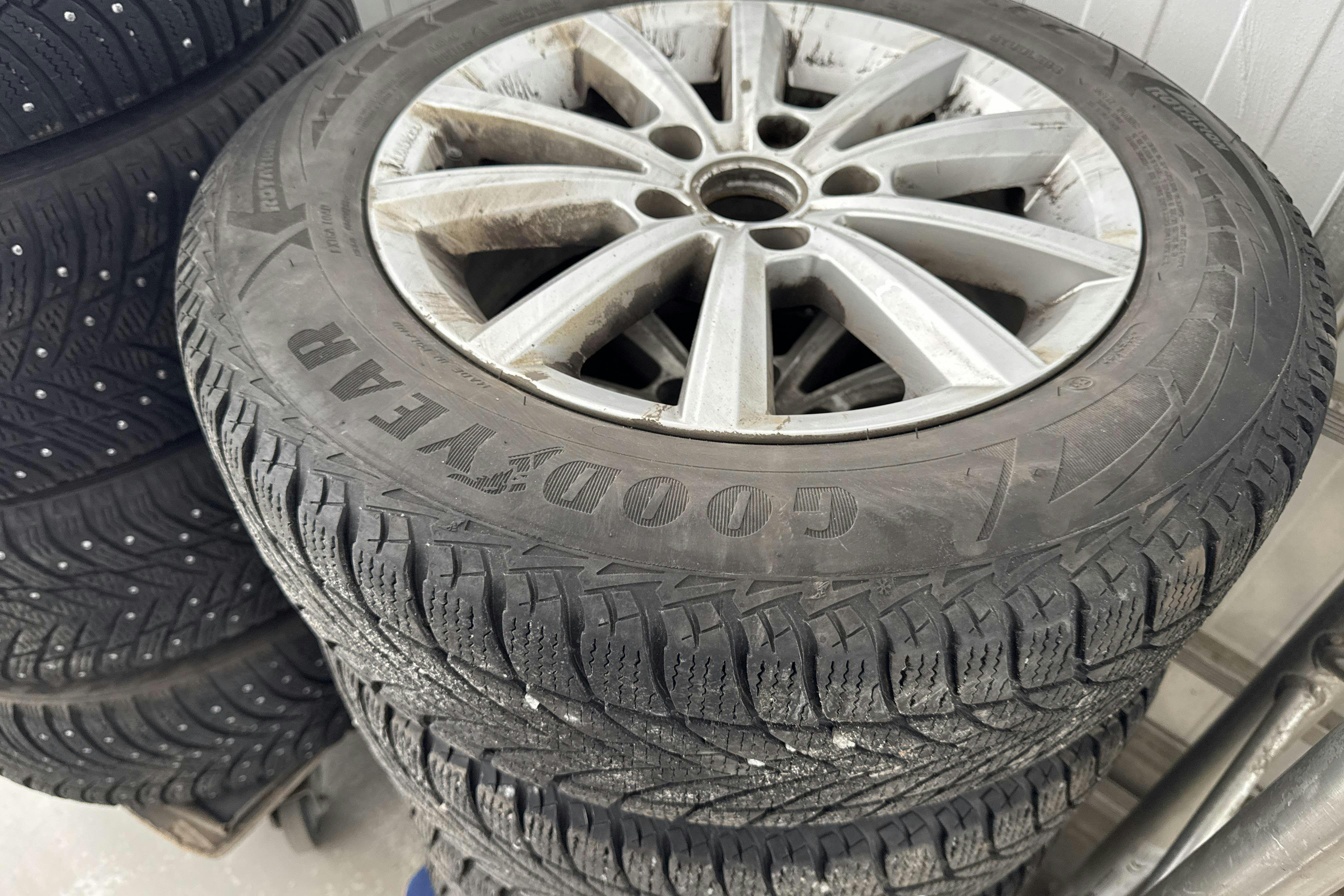 Vehicle Image 15