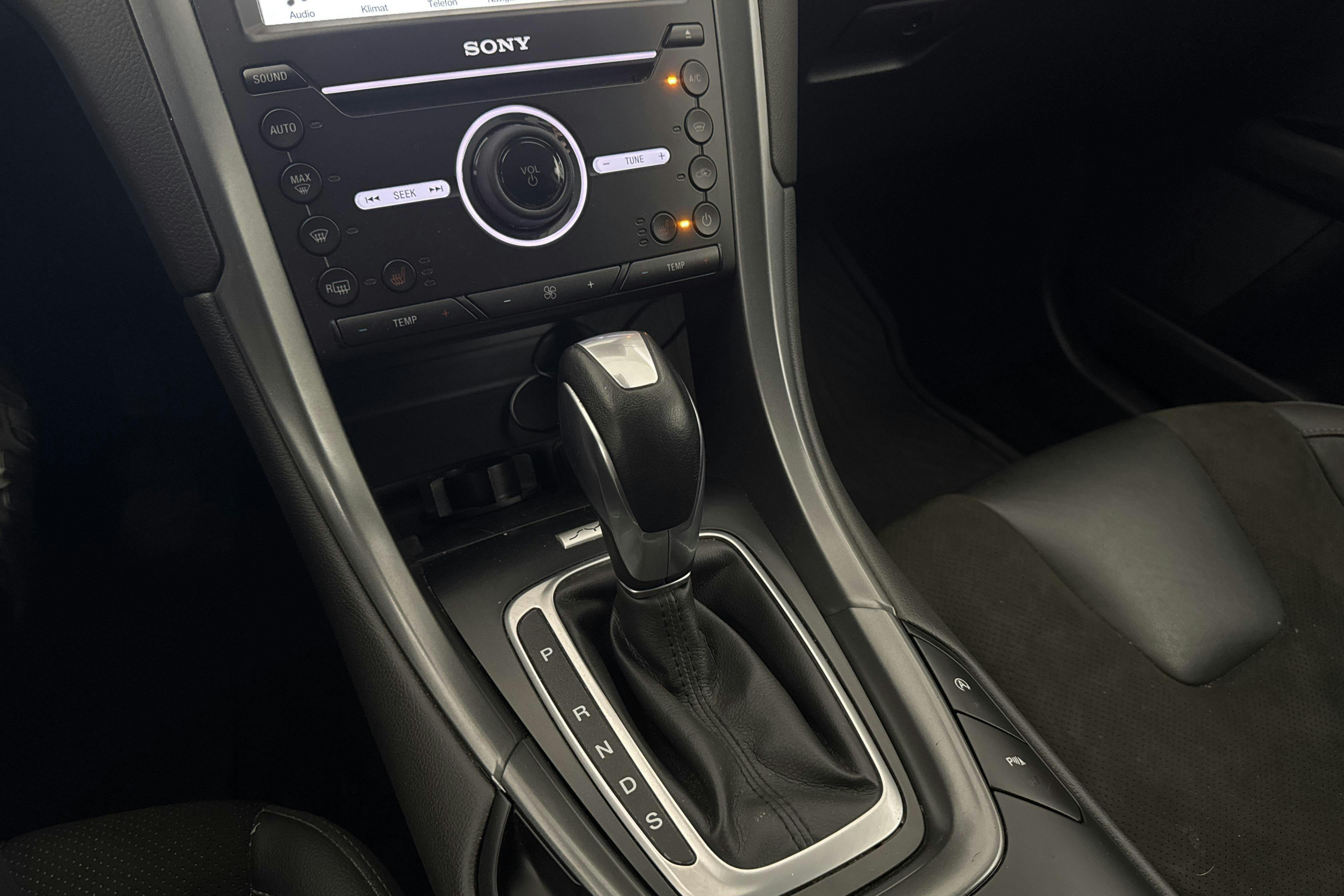 Vehicle Image 15