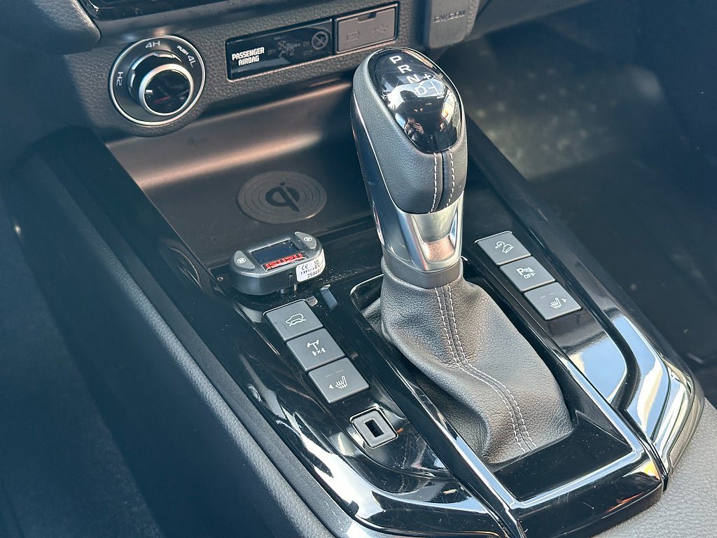 Vehicle Image 16