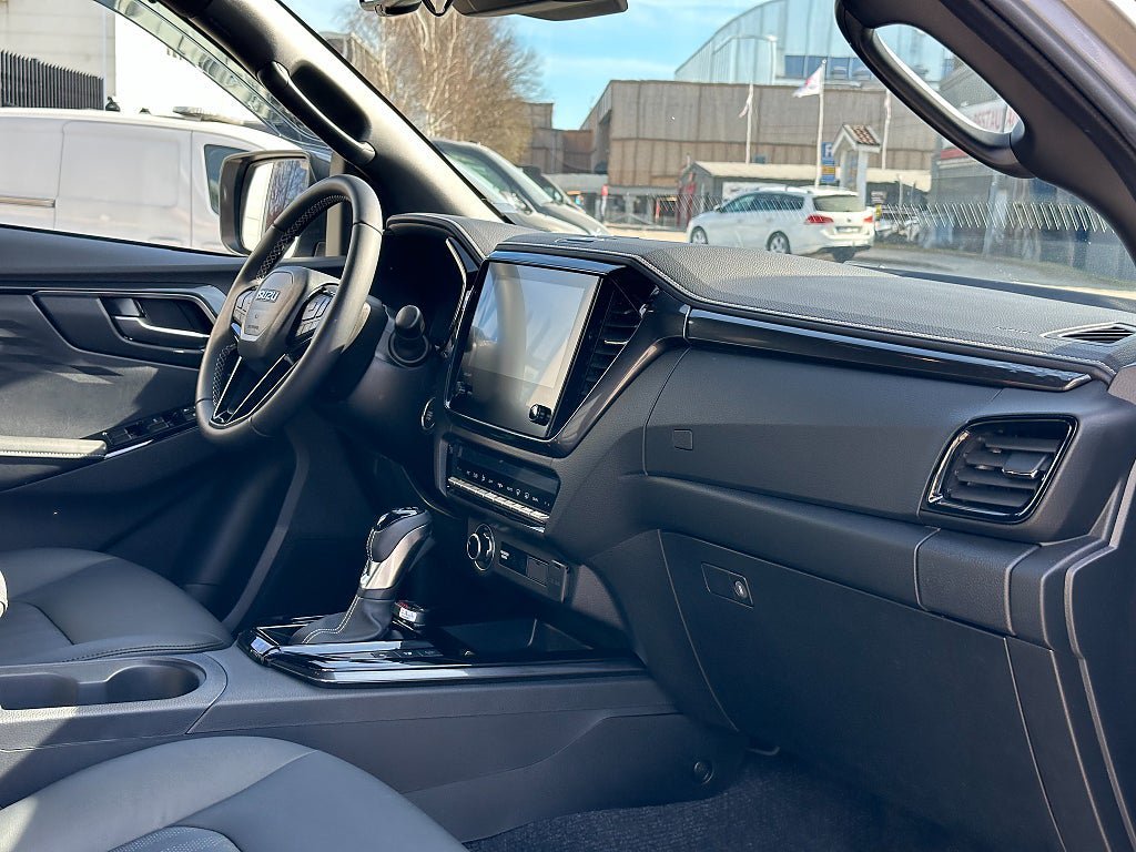 Vehicle Image 19