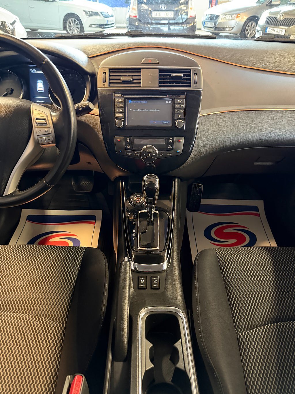 Vehicle Image 12