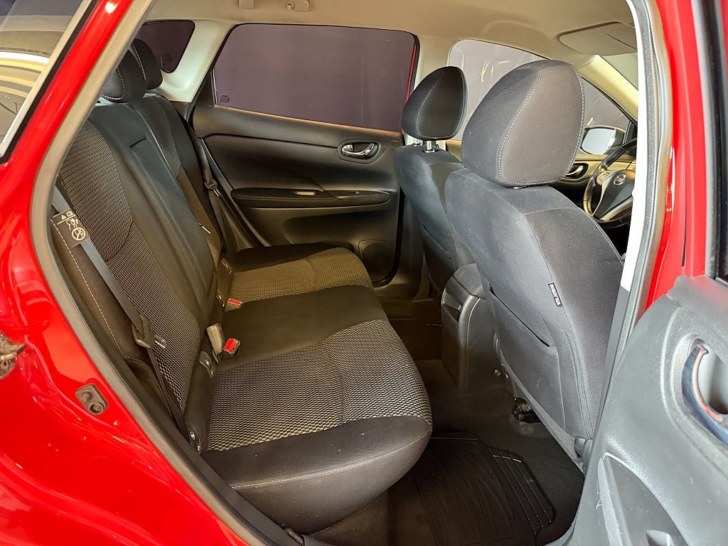 Vehicle Image 16