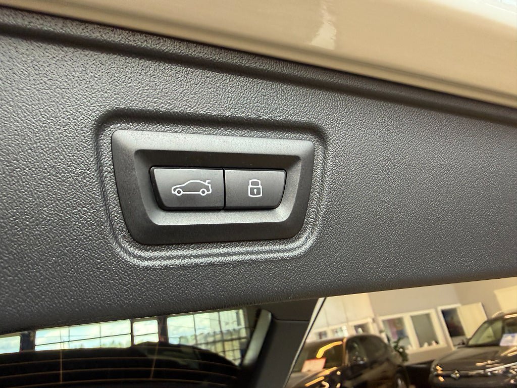Vehicle Image 27