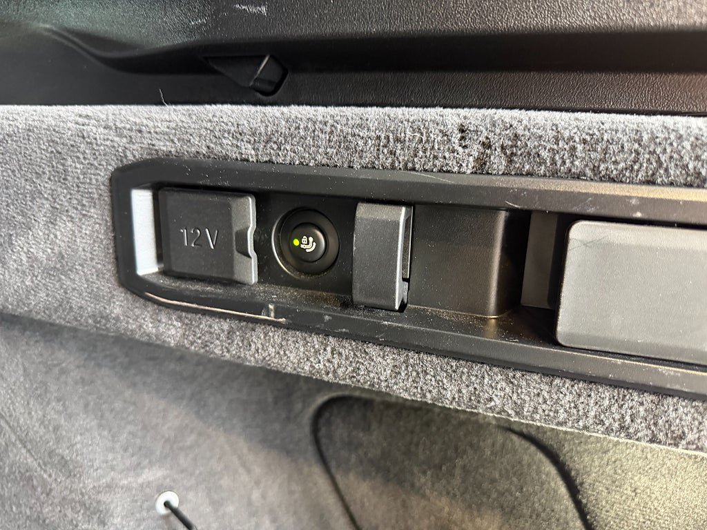 Vehicle Image 32