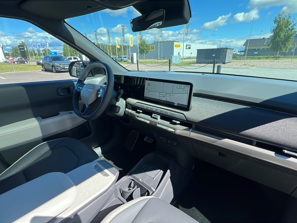 Vehicle Image 17