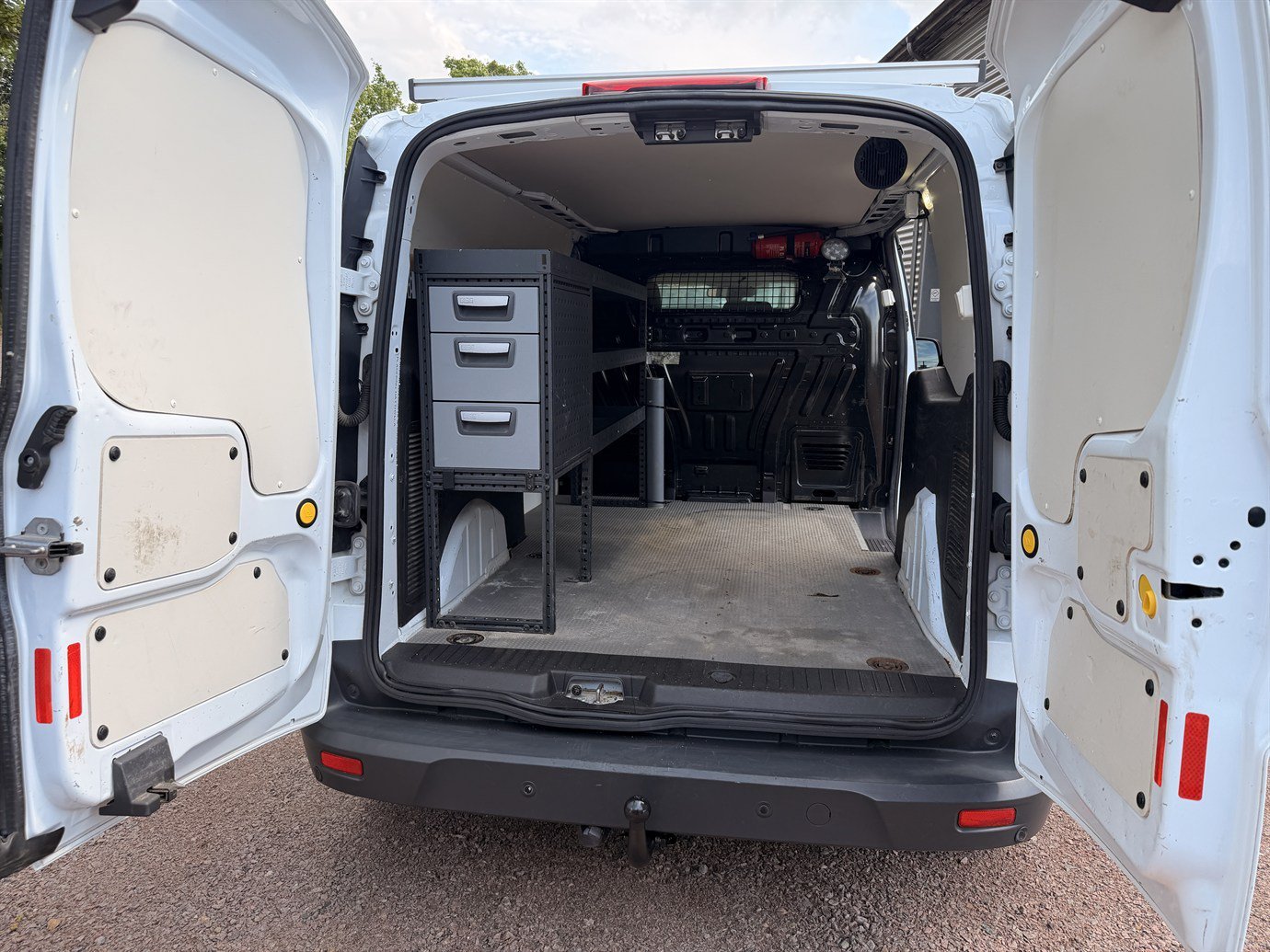 Vehicle Image 9