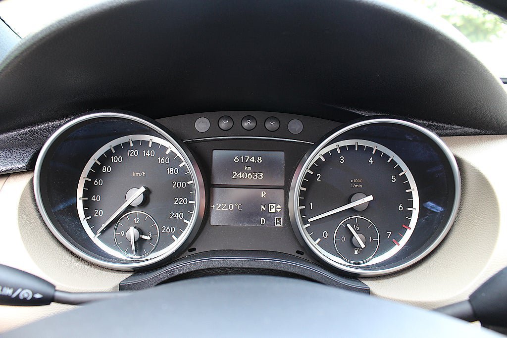 Vehicle Image 38
