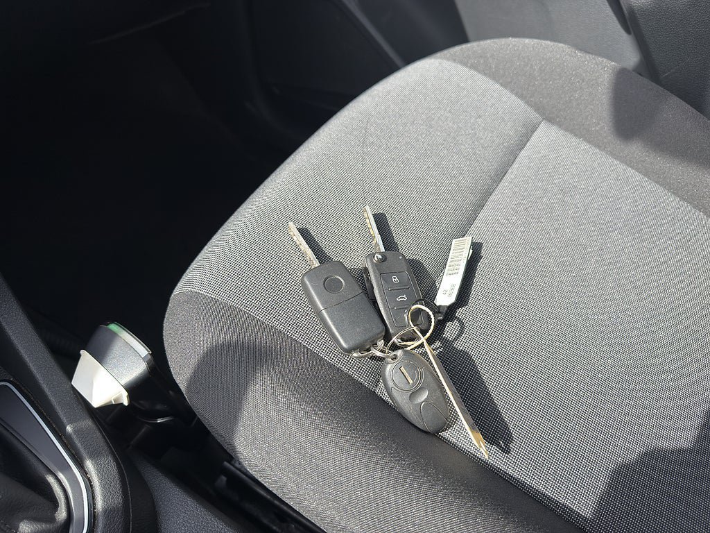 Vehicle Image 15