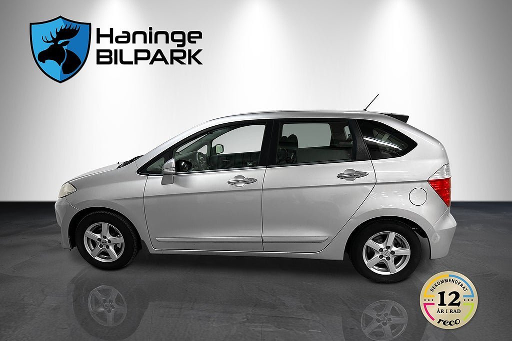 Vehicle Image 9
