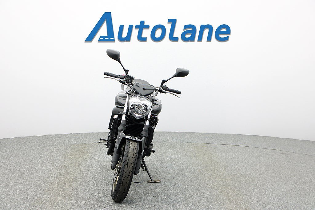 Vehicle Image 8