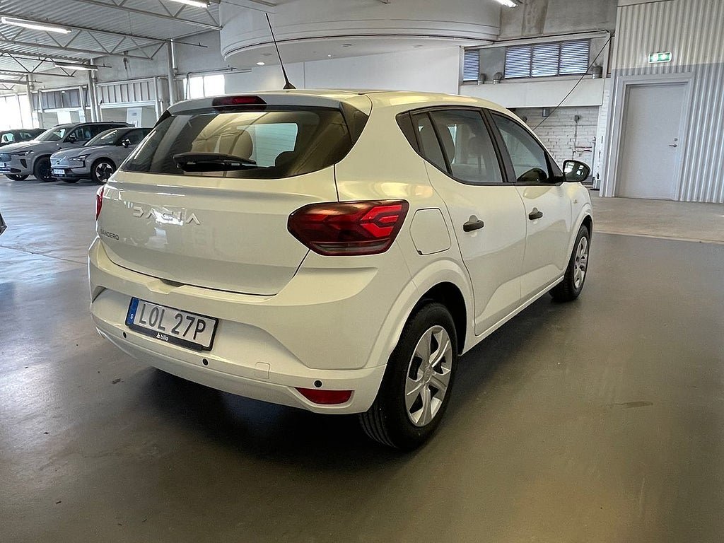 Vehicle Image 5