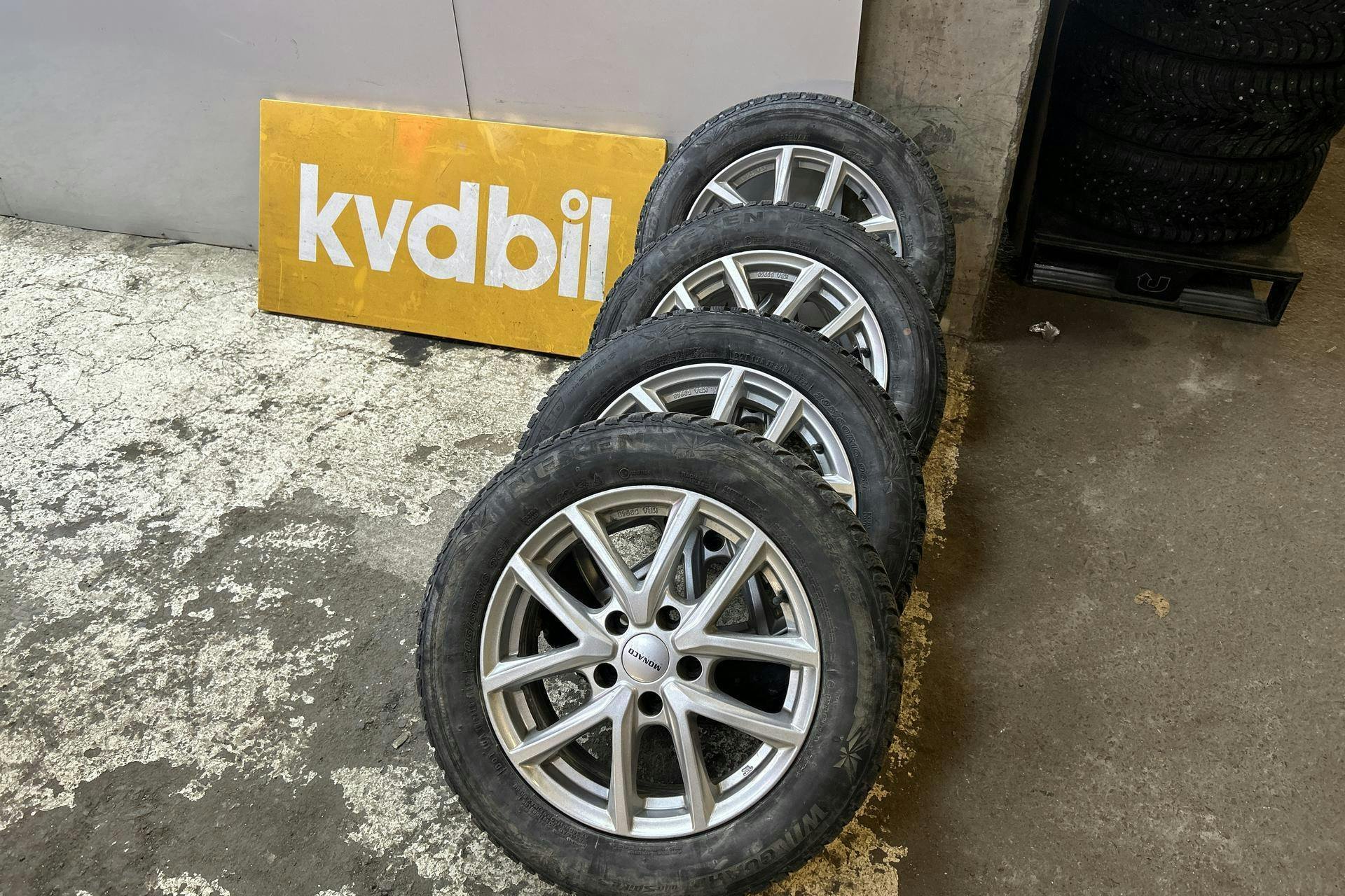 Vehicle Image 15