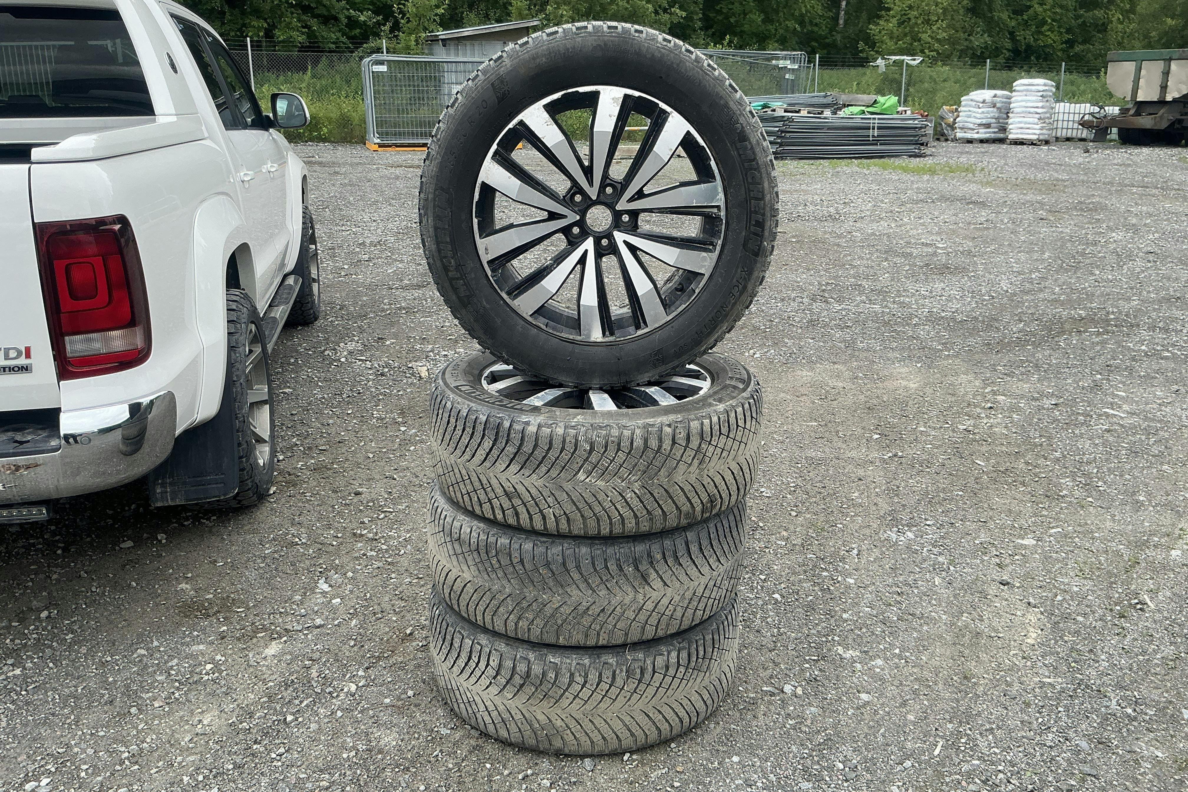 Vehicle Image 17