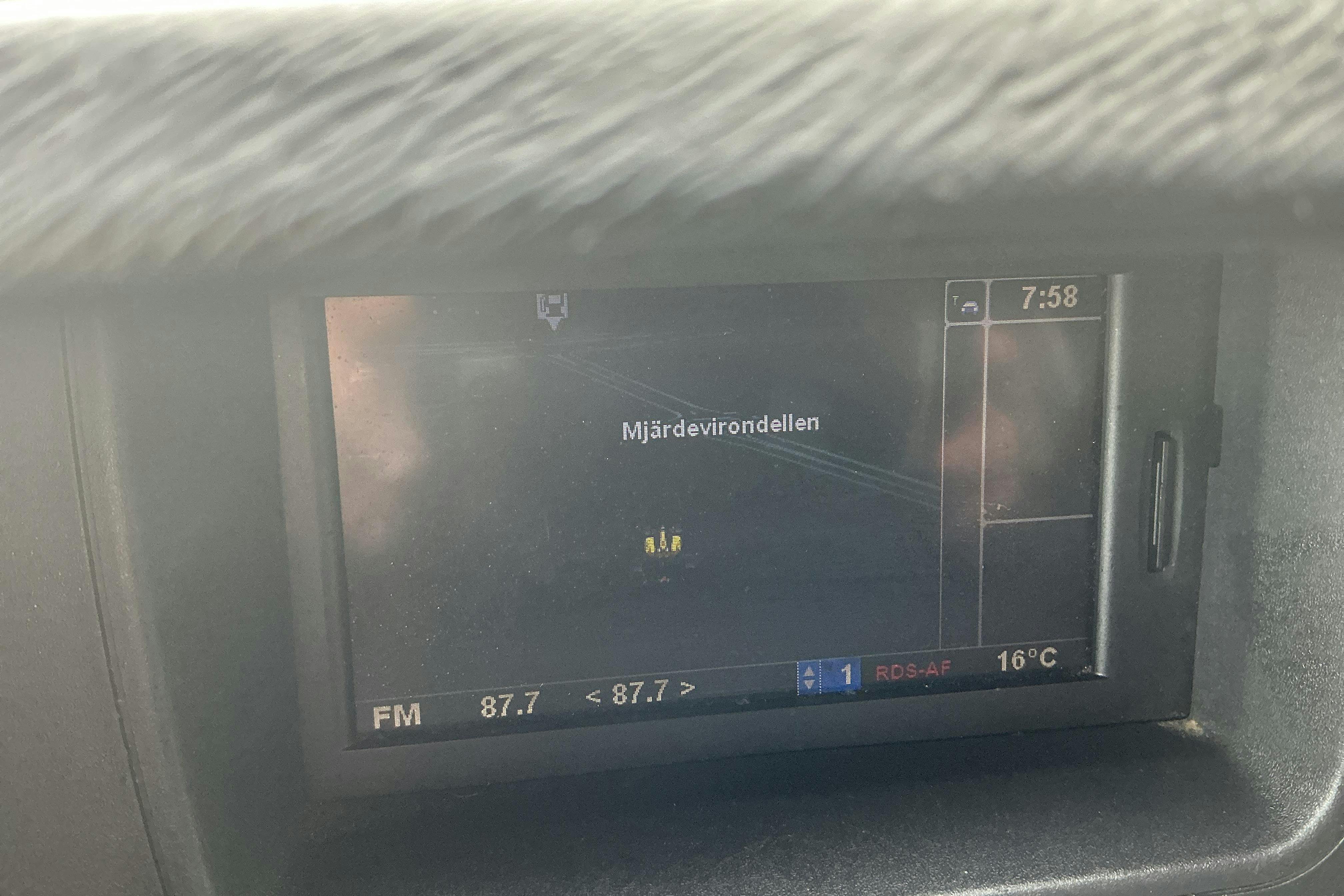 Vehicle Image 12