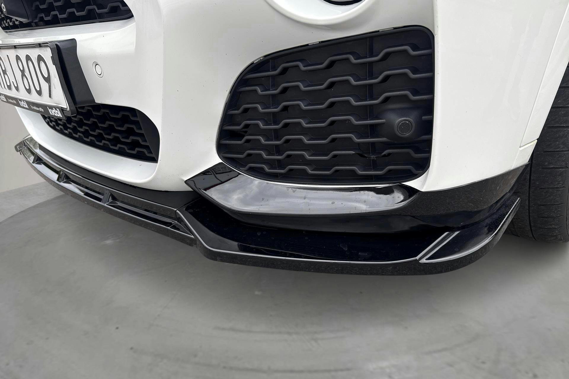 Vehicle Image 16