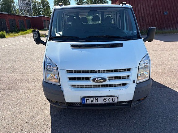 Vehicle Image 8