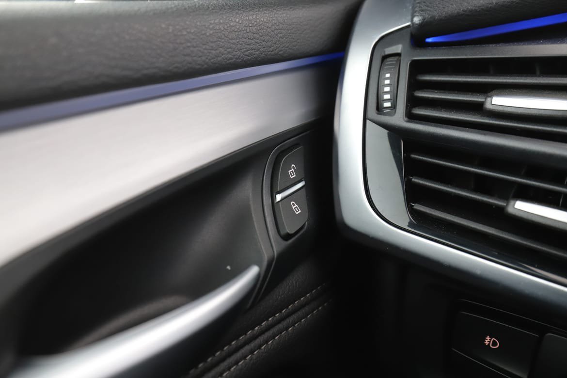 Vehicle Image 36
