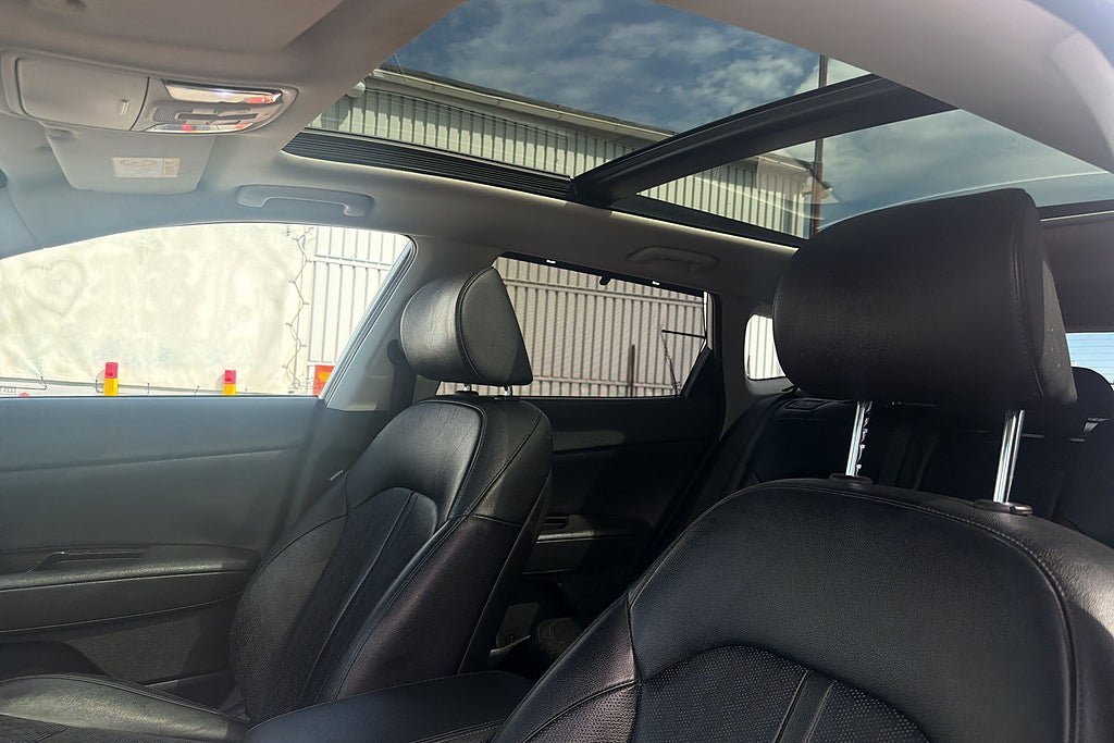Vehicle Image 16