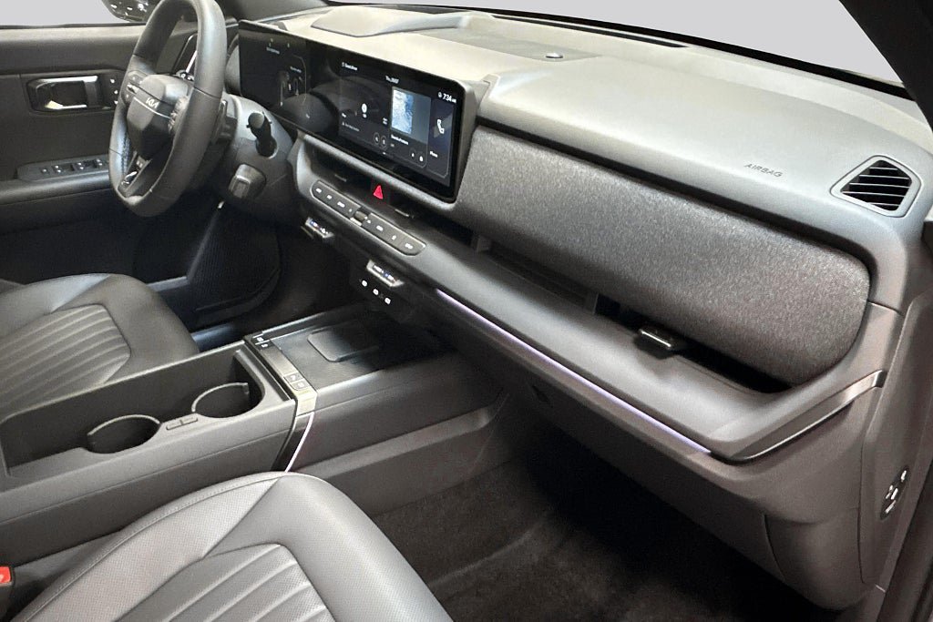 Vehicle Image 8