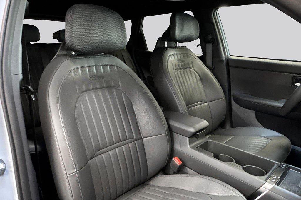 Vehicle Image 19