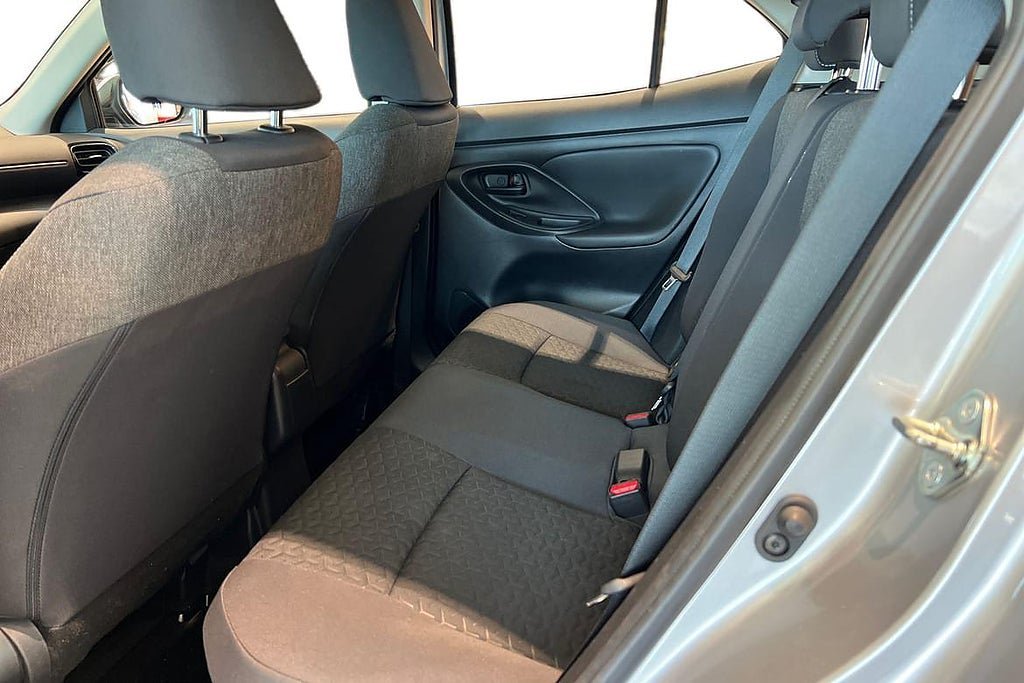 Vehicle Image 13