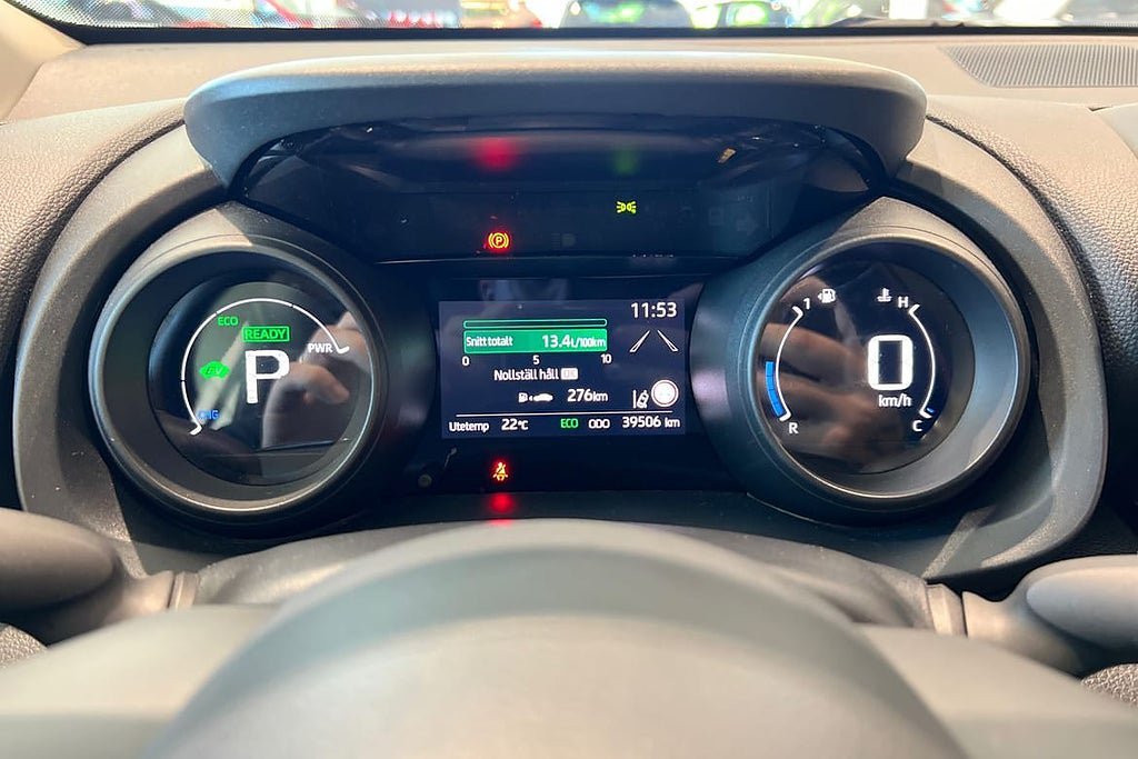 Vehicle Image 16