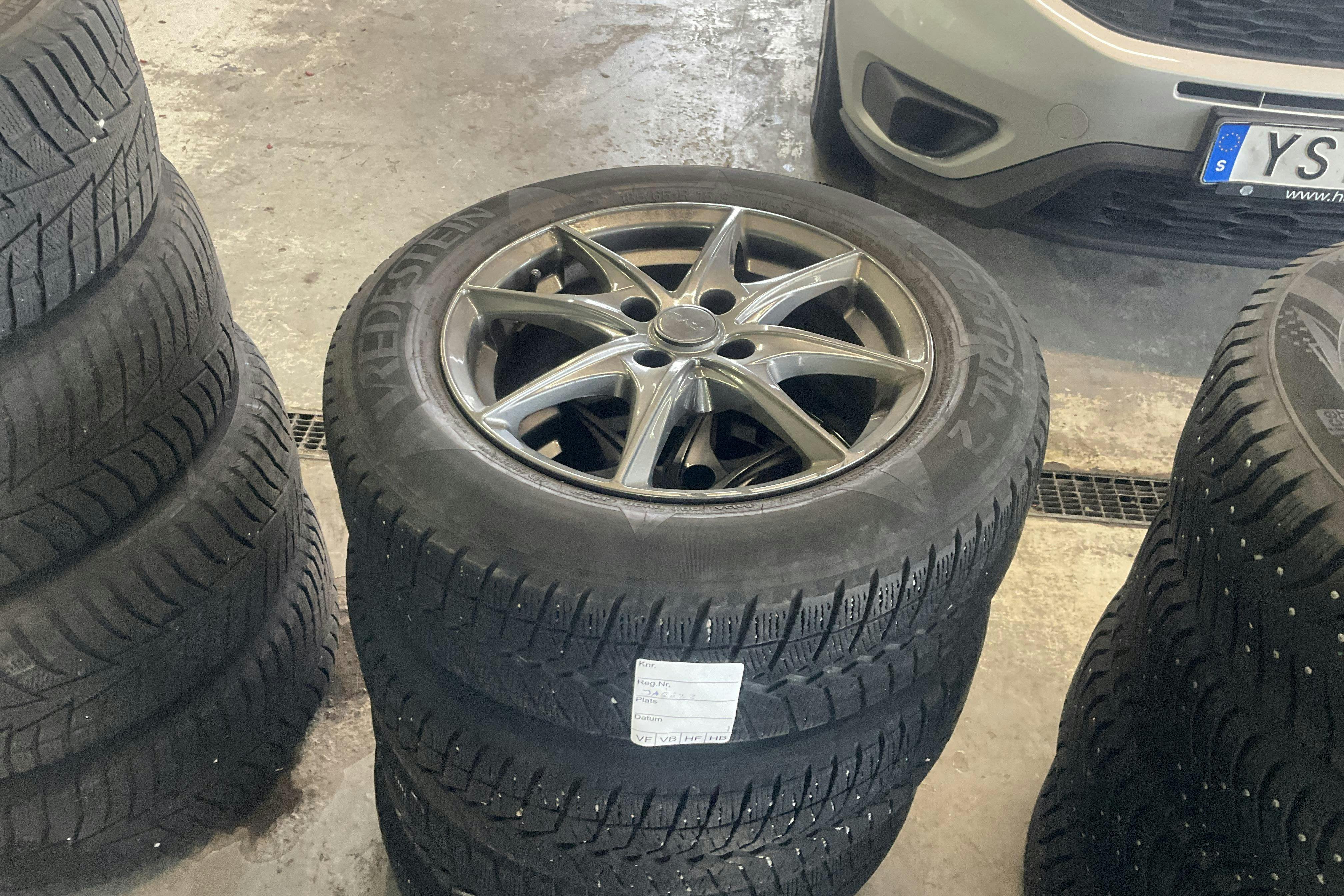 Vehicle Image 13