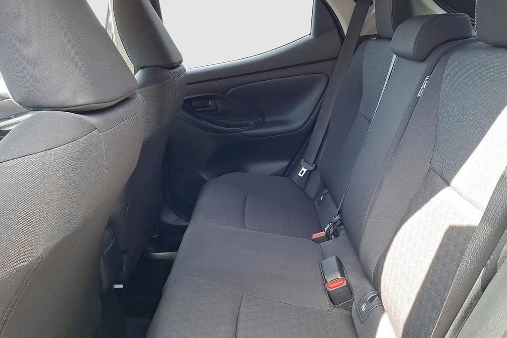 Vehicle Image 10