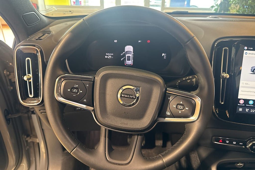 Vehicle Image 28