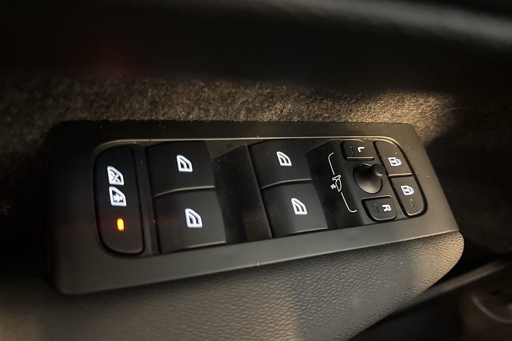 Vehicle Image 38