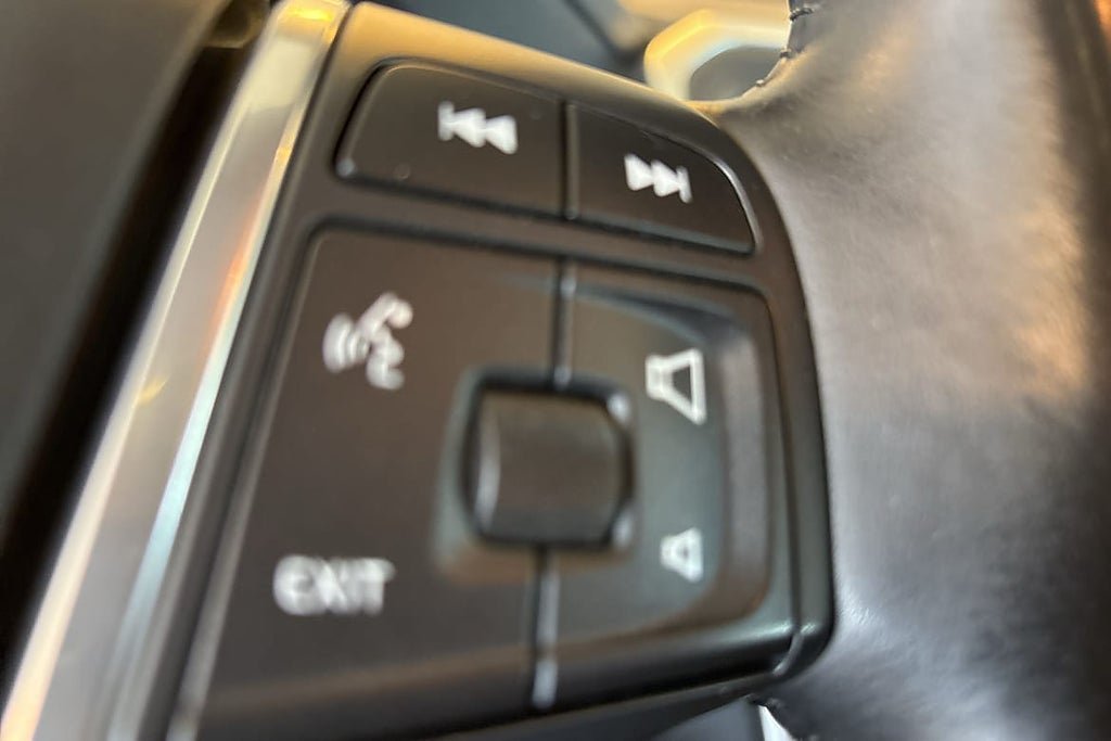 Vehicle Image 23