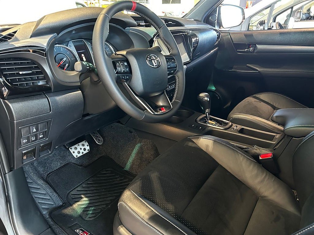 Vehicle Image 7