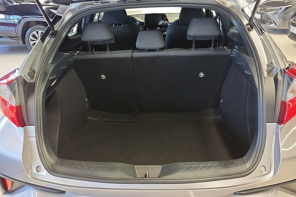 Vehicle Image 12