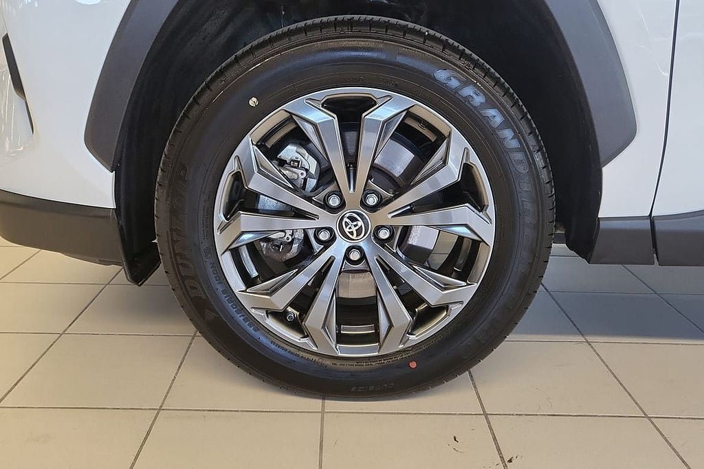Vehicle Image 16